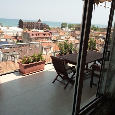 Sky Wellness Apartment Porto SantʼElpidio Eksteriør billede