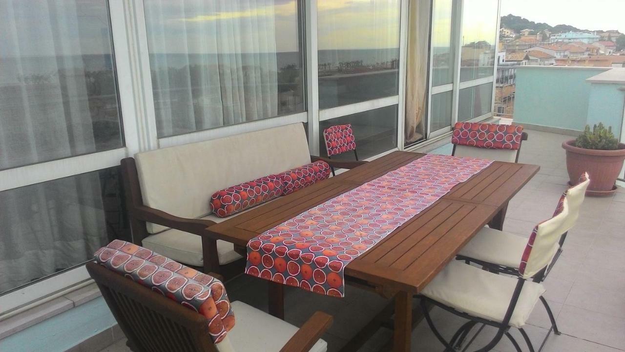 Sky Wellness Apartment Porto SantʼElpidio Eksteriør billede